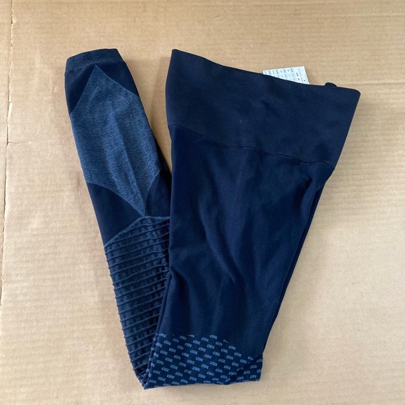 Spanx Look At Me Now Moto Leggings size S - Picture 11 of 15